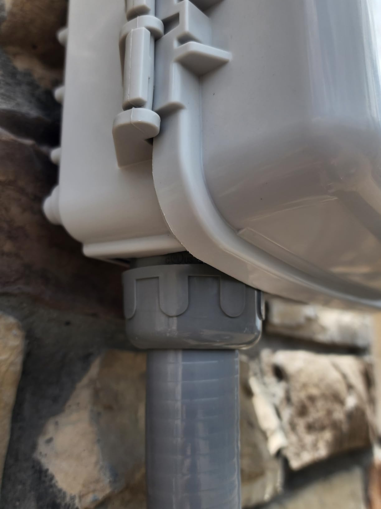 1/2inch 100ft Liquid-Tight Conduit and Connector Kit, Flexible Non-Metallic Liquid Tight Electrical Conduit Kit with 5 Straight and 3 90-Degree Connector Fittings customer photo 2