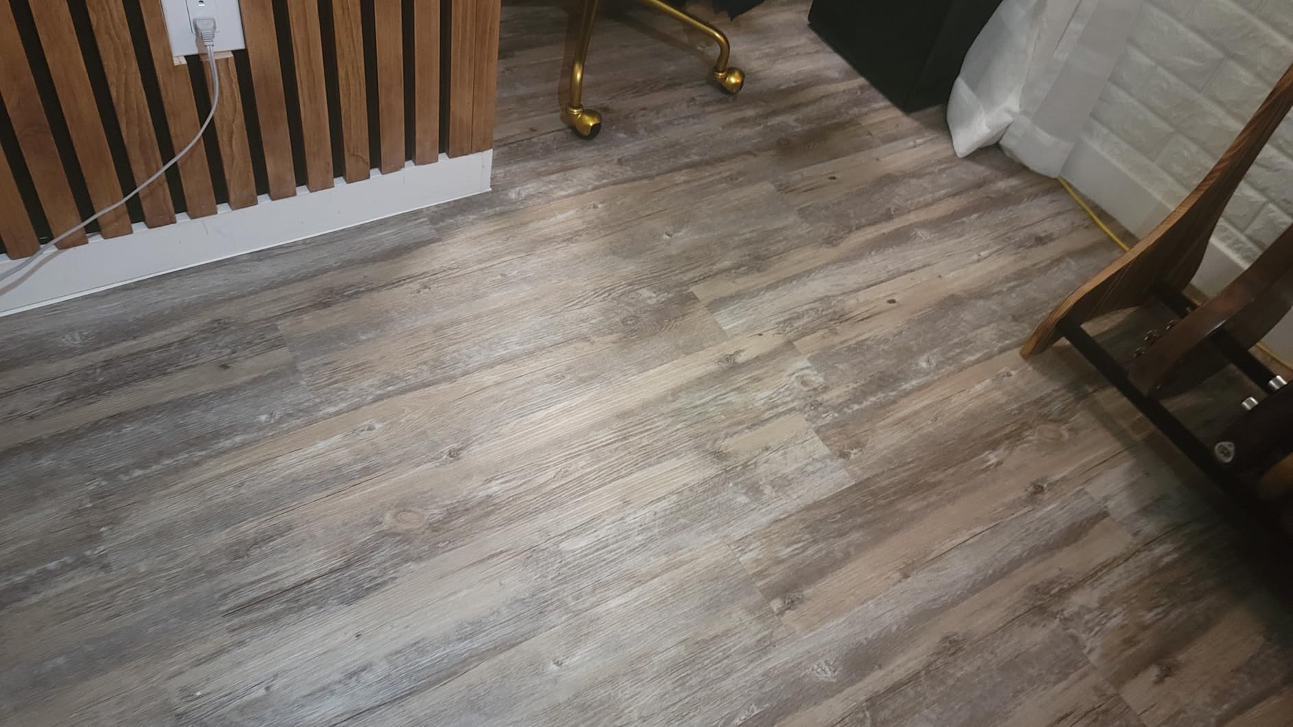 Art3d 36-Pack 54 Sq.ft Peel and Stick Floor Tiles Vinyl Plank Flooring Wood Look, Adhesive and Waterproof Tile Sticker for Bedroom, Living Room, Kitchen, RV in Grey customer photo 1