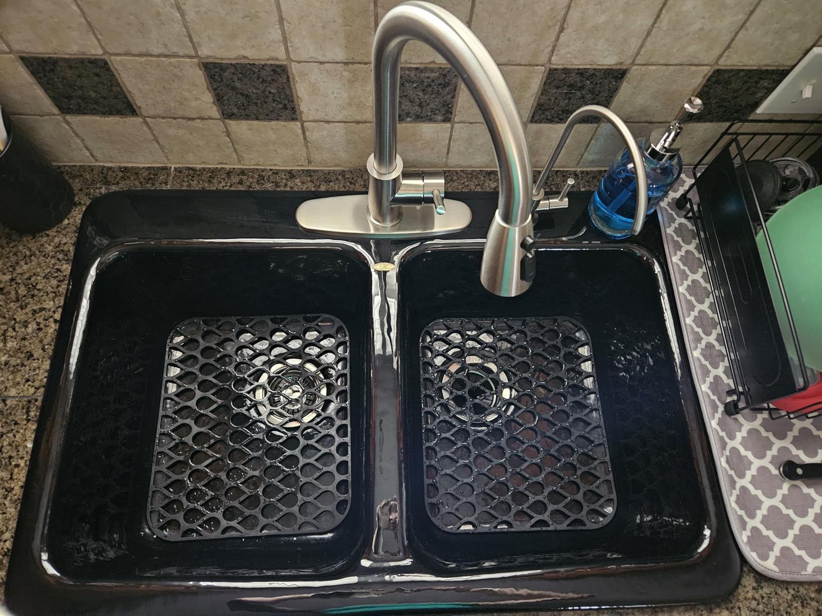 Silicone Sink Mat 2PCS TOOVEM Sink Protectors for Kitchen Sinks, Non-Slip Folding Grid for Bottom of Farmhouse Stainless Steel Porcelain Sink Pad customer photo 2