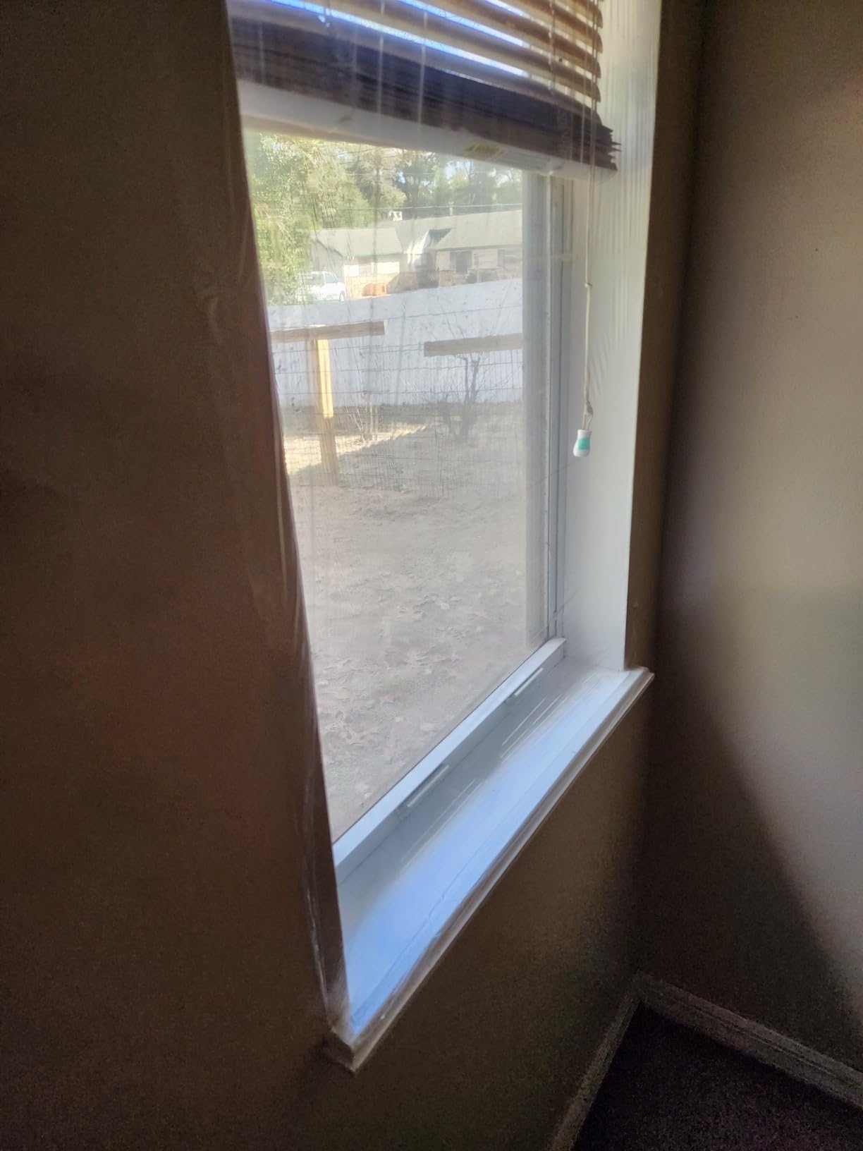 Duck MAX Strength Window Insulation Kit, Winter Window Seal Kit Fits up to 10 Windows, Heavy Duty Shrink Film Cuts to Size for Easy Indoor Installation, Window Tape Included, 62 In. x 420 In., Clear customer photo 2