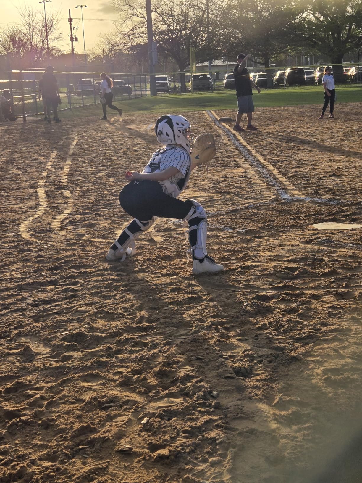 Easton | JEN SCHRO The Fundamental Fastpitch Softball Catcher's Equipment | Box Set | NOCSAE Certified customer photo 1