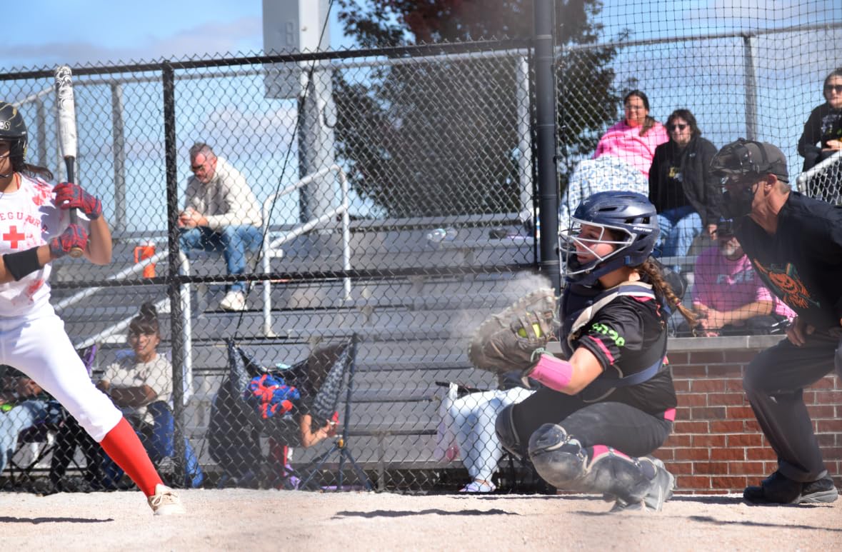 Easton | JEN SCHRO The Fundamental Fastpitch Softball Catcher's Equipment | Box Set | NOCSAE Certified customer photo 2