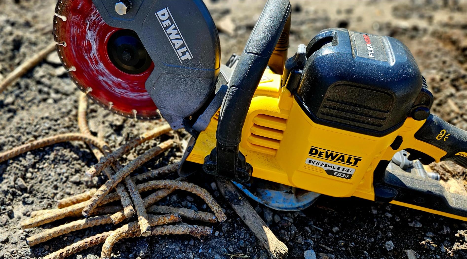 DEWALT 60V MAX 9 in. Cordless Cut Off Saw Bare Tool customer photo 1