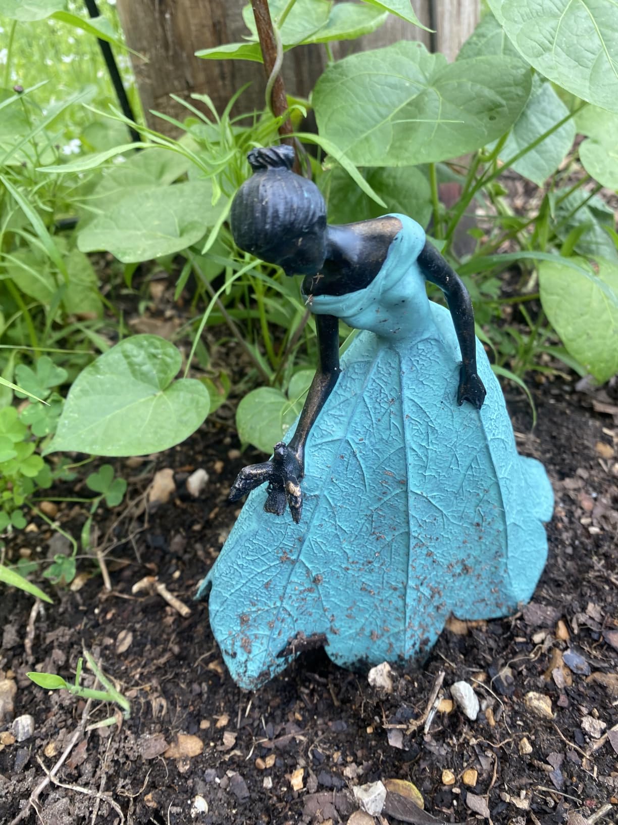 Guichifun Fairy Statue Collection Home Decoration - Leaf Angel Girls Resin Home Garden Decor for Outside or Inside Rustic Fairy Garden Outdoor Yard Figurines Gifts for Women 8.5 x 5.25 x 12 Inch customer photo 1