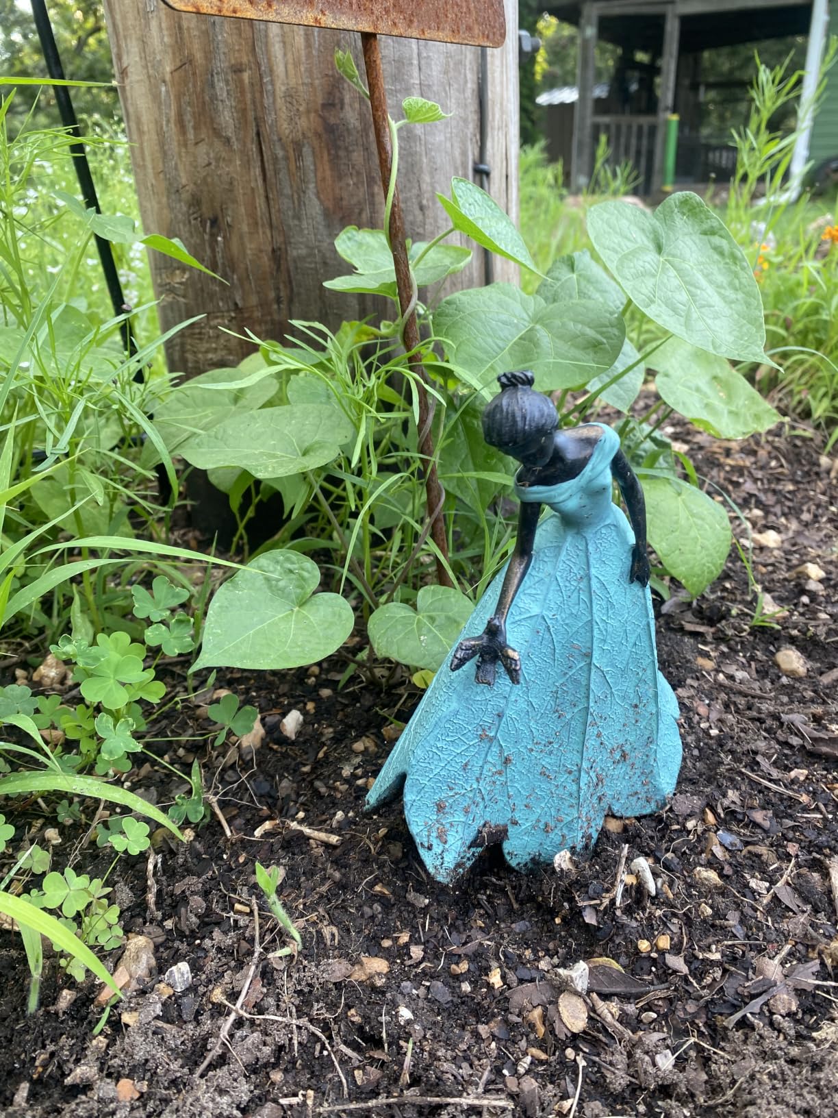 Guichifun Fairy Statue Collection Home Decoration - Leaf Angel Girls Resin Home Garden Decor for Outside or Inside Rustic Fairy Garden Outdoor Yard Figurines Gifts for Women 8.5 x 5.25 x 12 Inch customer photo 2