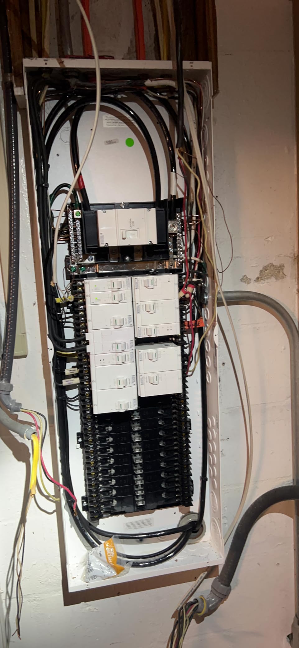 Leviton 20 Space, 20 Circuit Indoor Load Center with 200 Amp Main Circuit Breaker, LP220-BPD customer photo 1