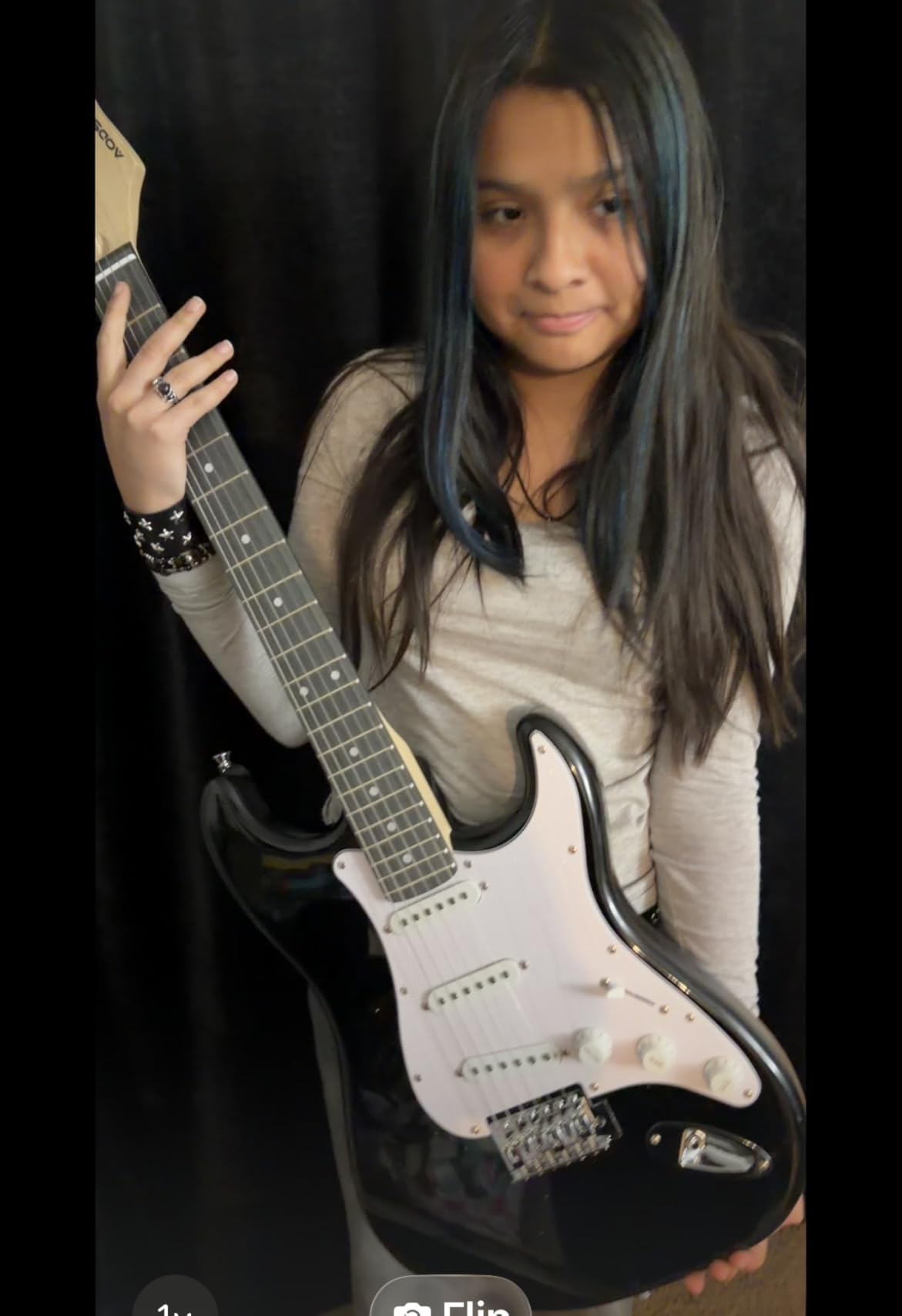 AODSK Electric Guitar with Amp Beginner Kit 39 Inch Solid Body Full Size, All Accessories, Digital Tuner, Six Strings, Four Picks, Tremolo Bar, Strap, Gig Bag, Starter kit (Black-SSS) customer photo 1