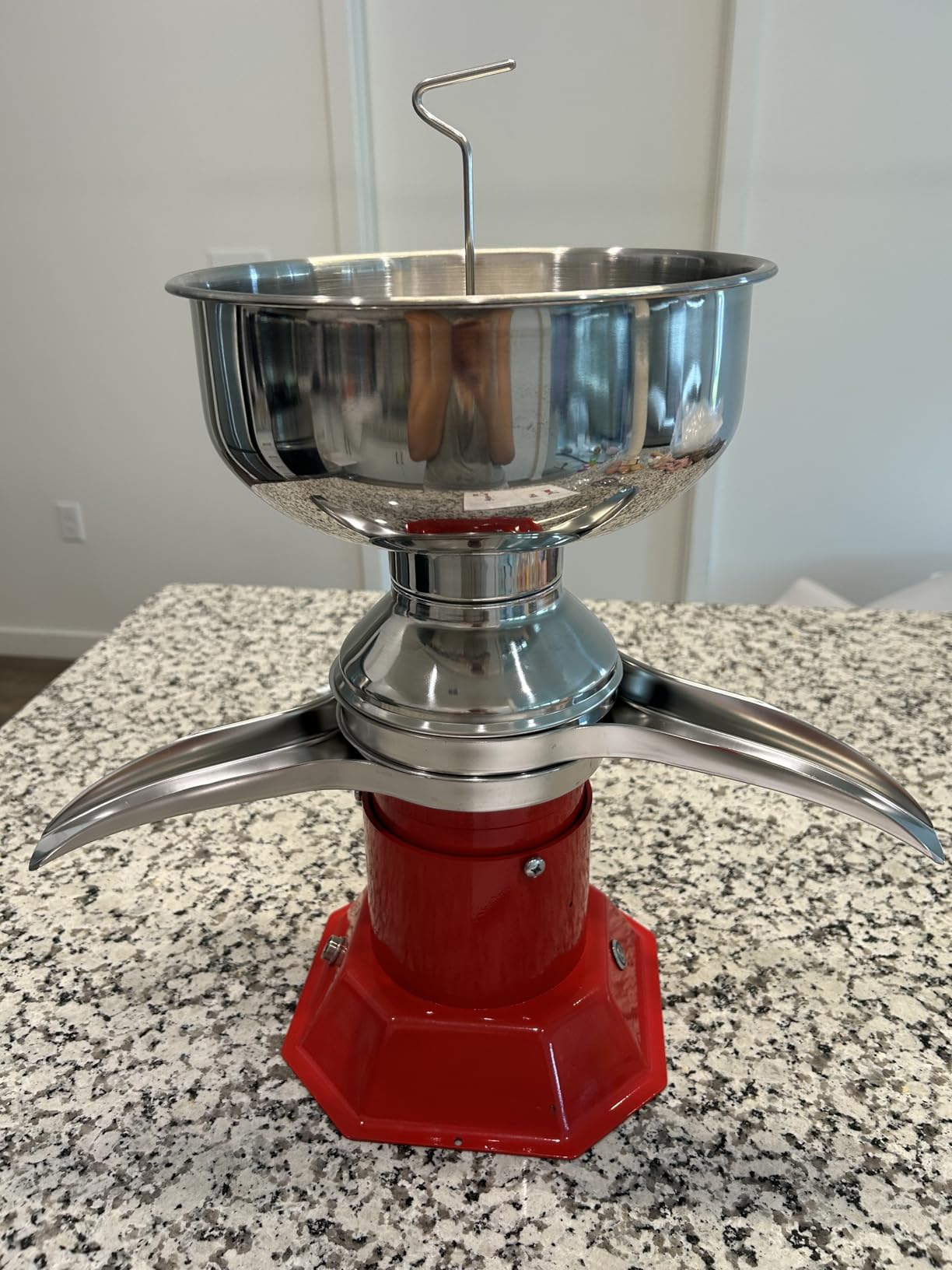 Milk Cream Centrifugal Separator Electric descremadora de leche 100L/H Capacity Cream Maker with 5L 304 Stainless Steel Bowl for Fresh Goat Cow Milk, 110V 100W customer photo 1