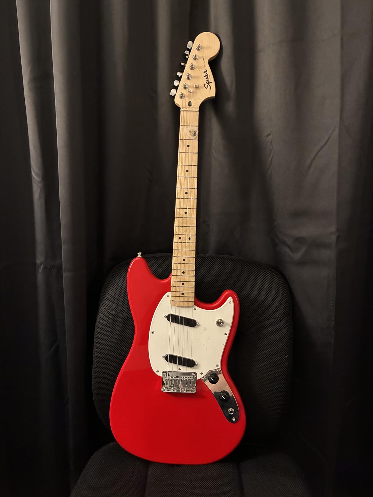 Squier Sonic Mustang Electric Guitar, 2-Color Sunburst, Maple Fingerboard customer photo 1