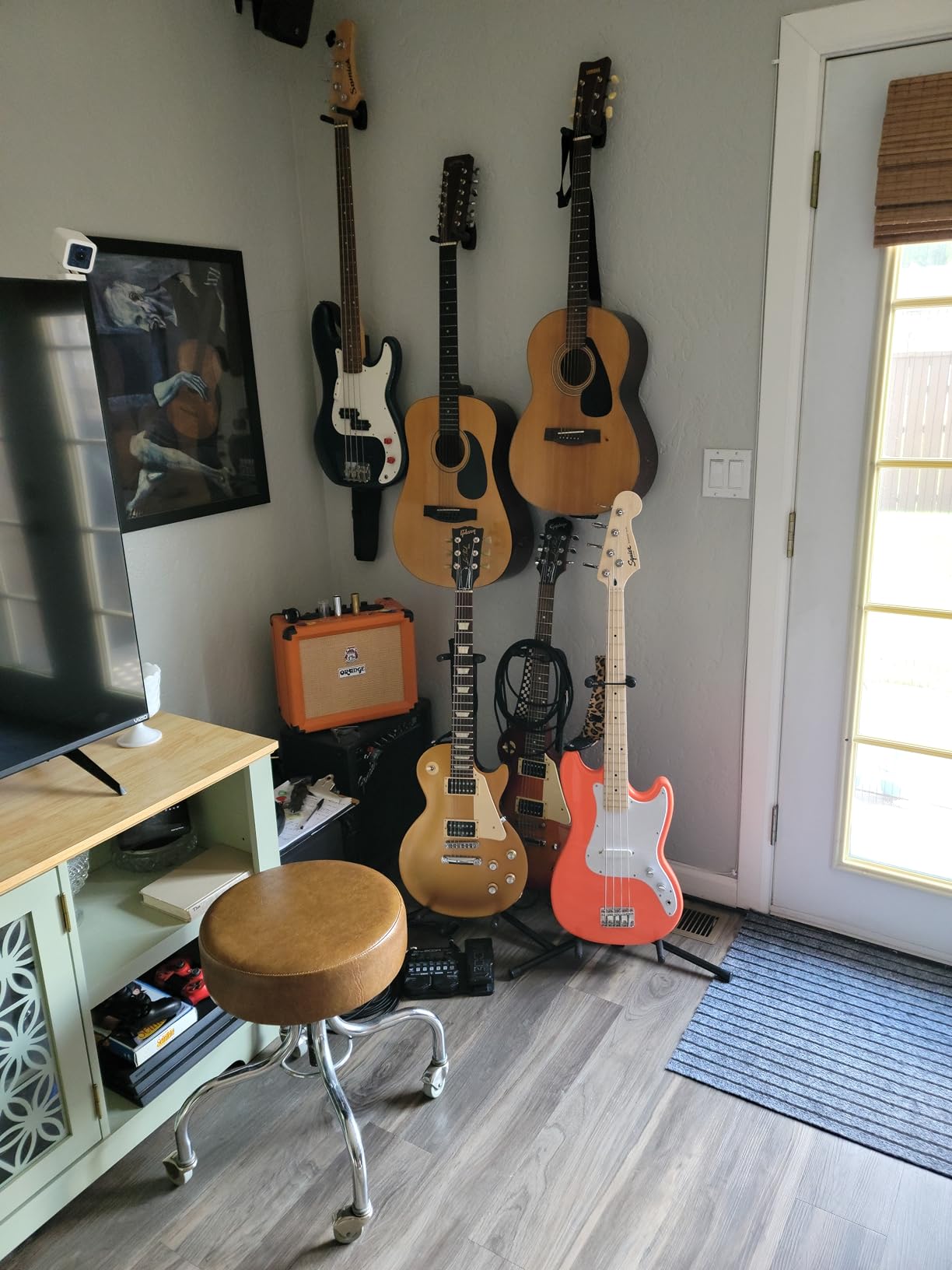 Squier Squier Sonic Bronco Bass, Arctic White, Maple Fingerboard customer photo 1