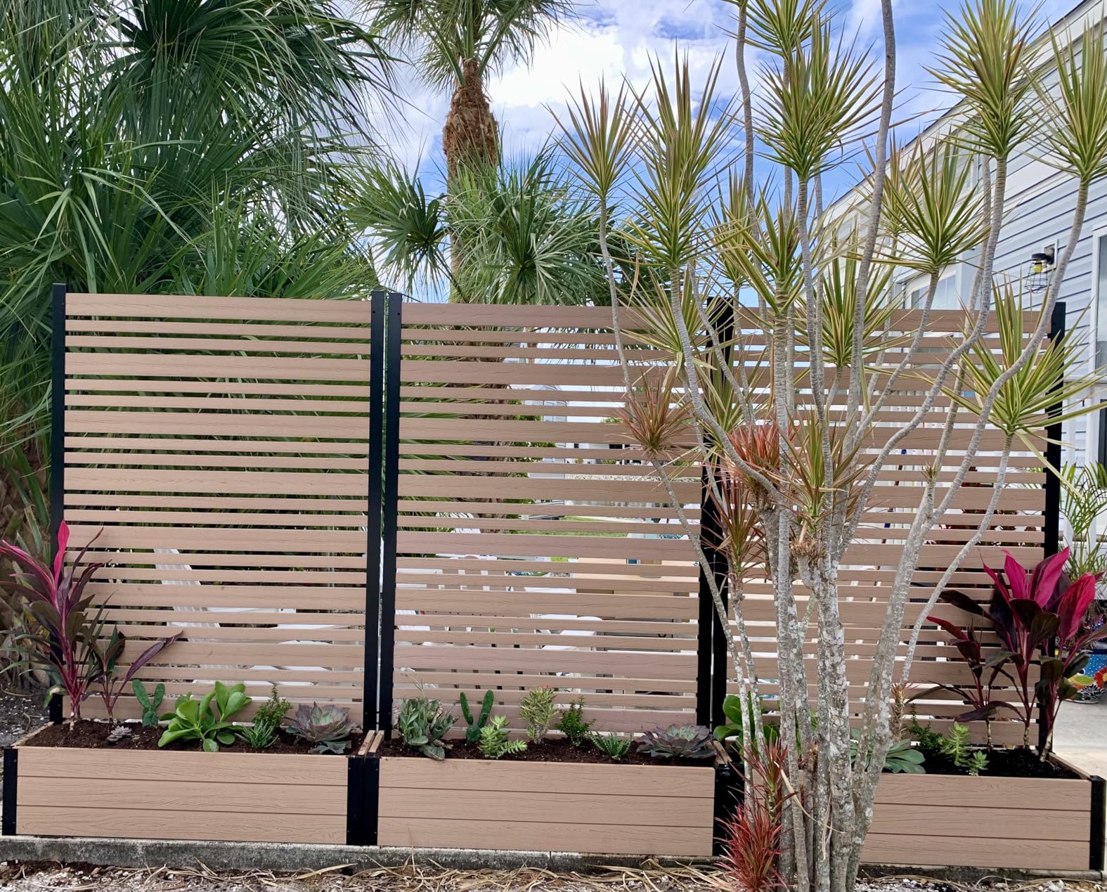 Enclo 6ftH Florence Privacy Screen w/Planter Box, Freestanding Cedar Vinyl | 6ftH x 3.8ftW, Cedar Color, 1 Screen + Planter, EC18024 customer photo 2