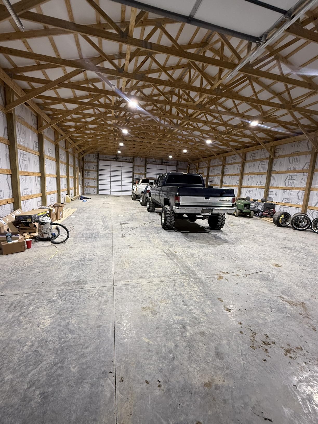 Sunco 10 Pack UFO LED High Bay Light, 150W, 19500 Lumens, 6000k Ultra Bright Commercial Shop Lights for Warehouse, Factory, Workshop, Garage & Barn, Ceiling Mount, Plug & Play, 120V, UL customer photo 1
