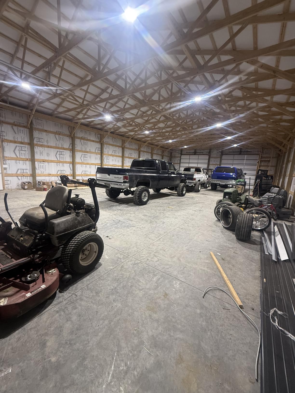 Sunco 10 Pack UFO LED High Bay Light, 150W, 19500 Lumens, 6000k Ultra Bright Commercial Shop Lights for Warehouse, Factory, Workshop, Garage & Barn, Ceiling Mount, Plug & Play, 120V, UL customer photo 2
