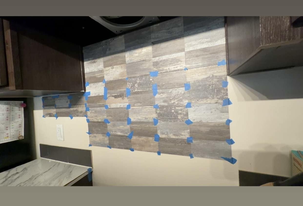 Art3d 102-Piece Peel and Stick Wall Tile for Kitchen Backsplash, Bathroom, Fireplace, 3in. × 6in. Stick on Subway Tile, Glossy White customer photo 1