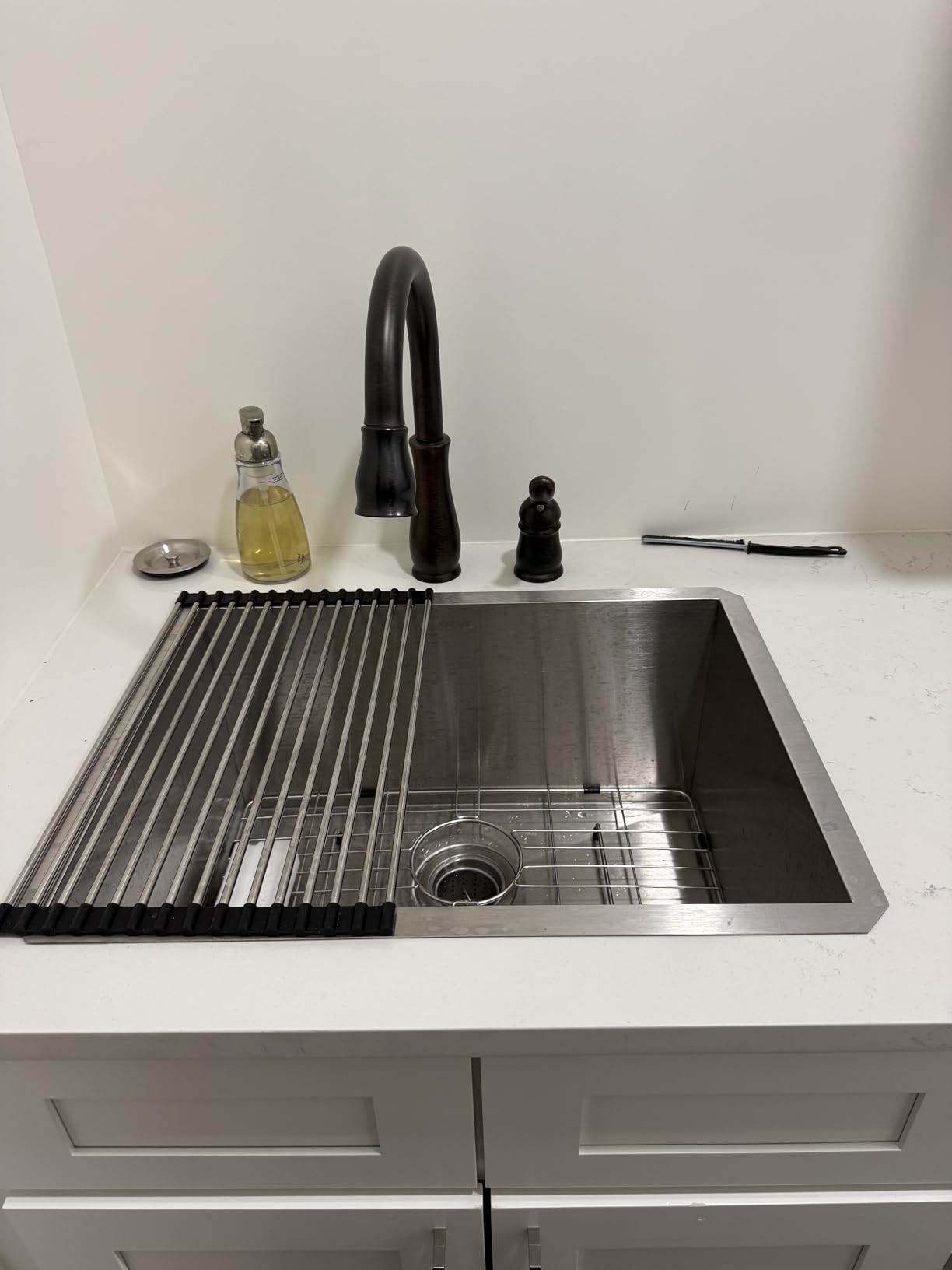 Kichae 32 Undermount Kitchen Sink Stainless Steel 16 Gauge Workstation | 32x19 Undermount Sink Single Bowl Under Counter 10R Round Corner Deep Handmade Basin with Cutting Board customer photo 2