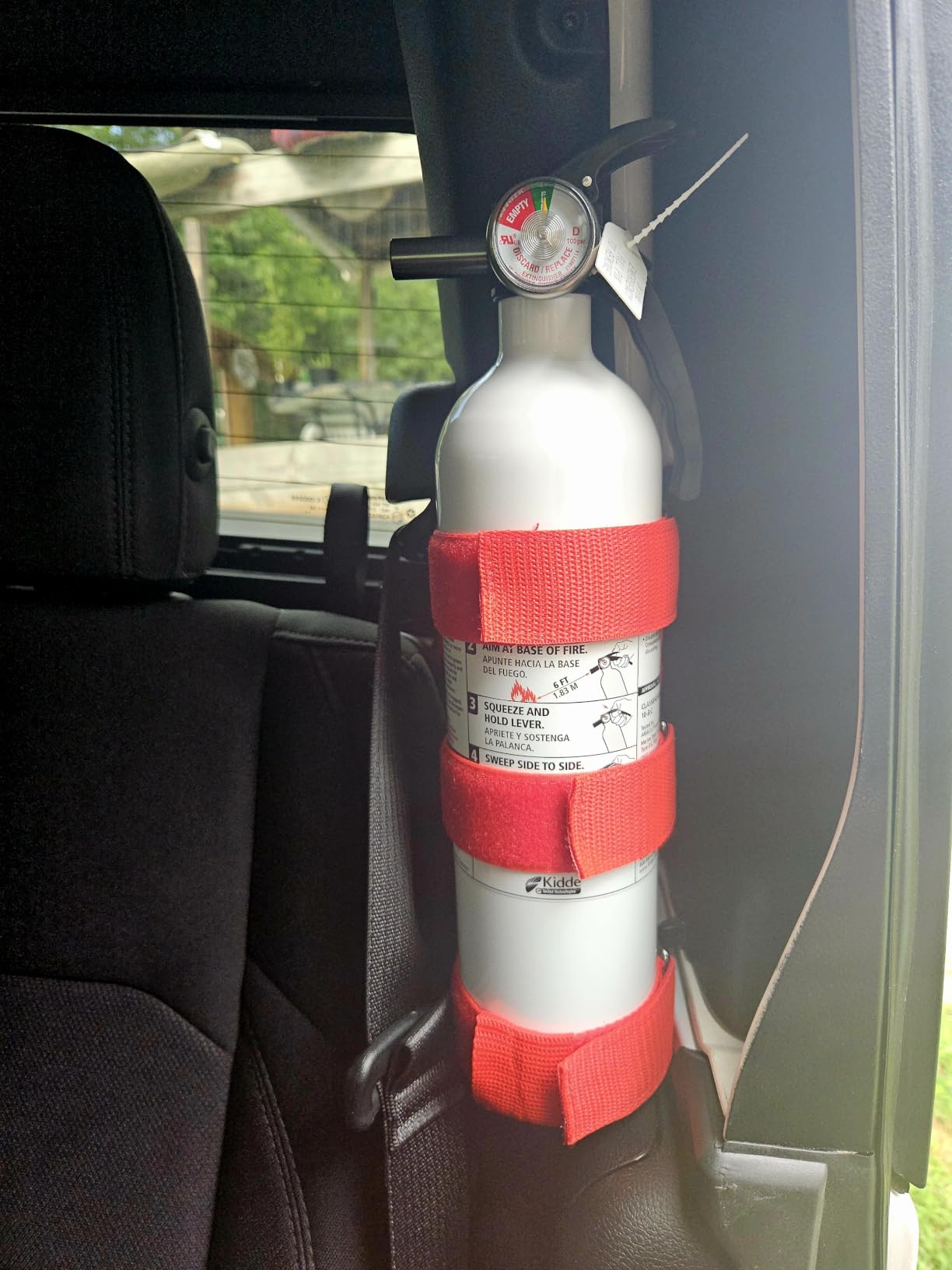 Kidde Auto 10 Fire Extinguisher for Cars and Trucks, 10-B:C, M10G | Motor Vehicle Extinguisher for Small Flammable Liquids/Gases and Electrical Fires, 2.9 lb. Dry Chemical customer photo 1