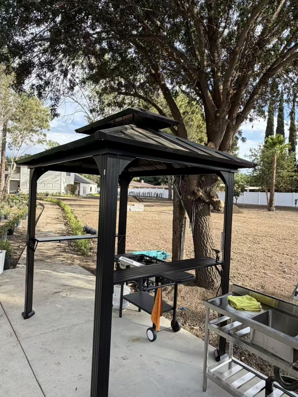 Modern Shade 6' X 8' Grill Gazebo, Aluminum Hardtop BBQ Gazebos with Shelves and Power Strip, Outdoor Grill Gazebo with Galvanized Steel Roof, Extra-Wide Column Design, Grill Canopy for Patio, Black customer photo 2