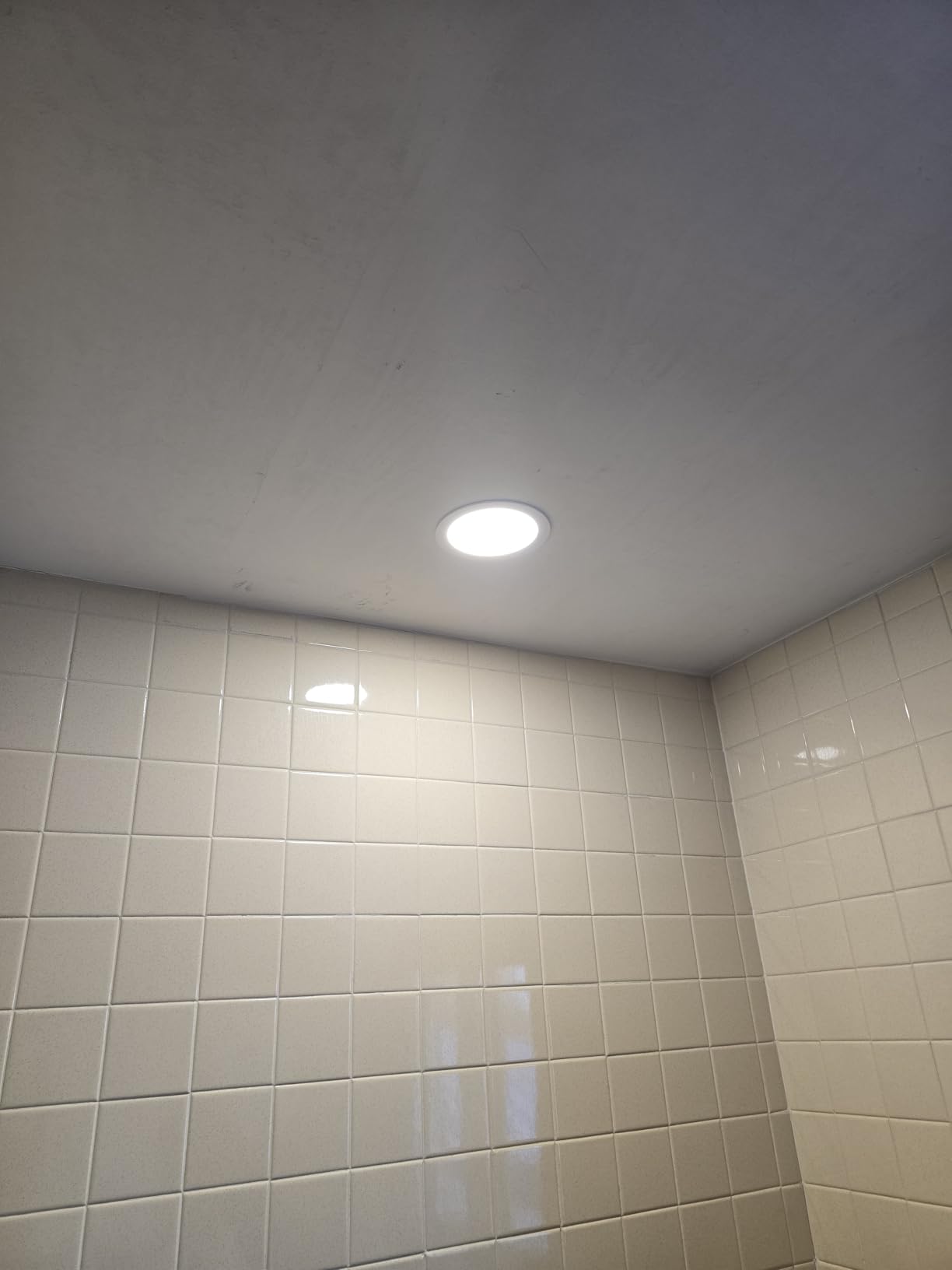 Amico 6 Pack 8 Inch 5CCT Ultra-Thin LED Recessed Ceiling Light with Junction Box, 2700K/3000K/3500K/4000K/5000K Selectable, 18W Eqv 125W 1600LM Brightness Dimmable Canless Wafer Downlight, ETL customer photo 1