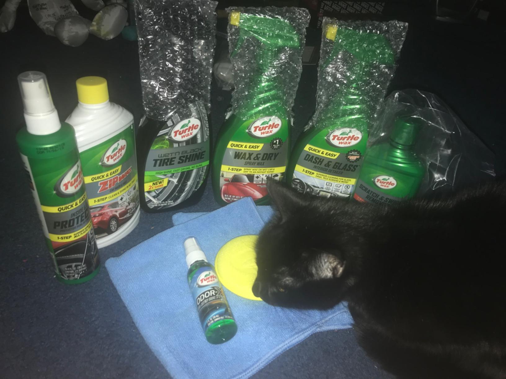 Turtle Wax Inside & Out Ultimate Car Care Kit, Includes Car Wash Soap, Spray Wax, Interior Cleaner & Deodorizer, Tire & Wheel Cleaner, Tire Shine, Washmitt and Microfiber Towels (8 Piece Kit) customer photo 1