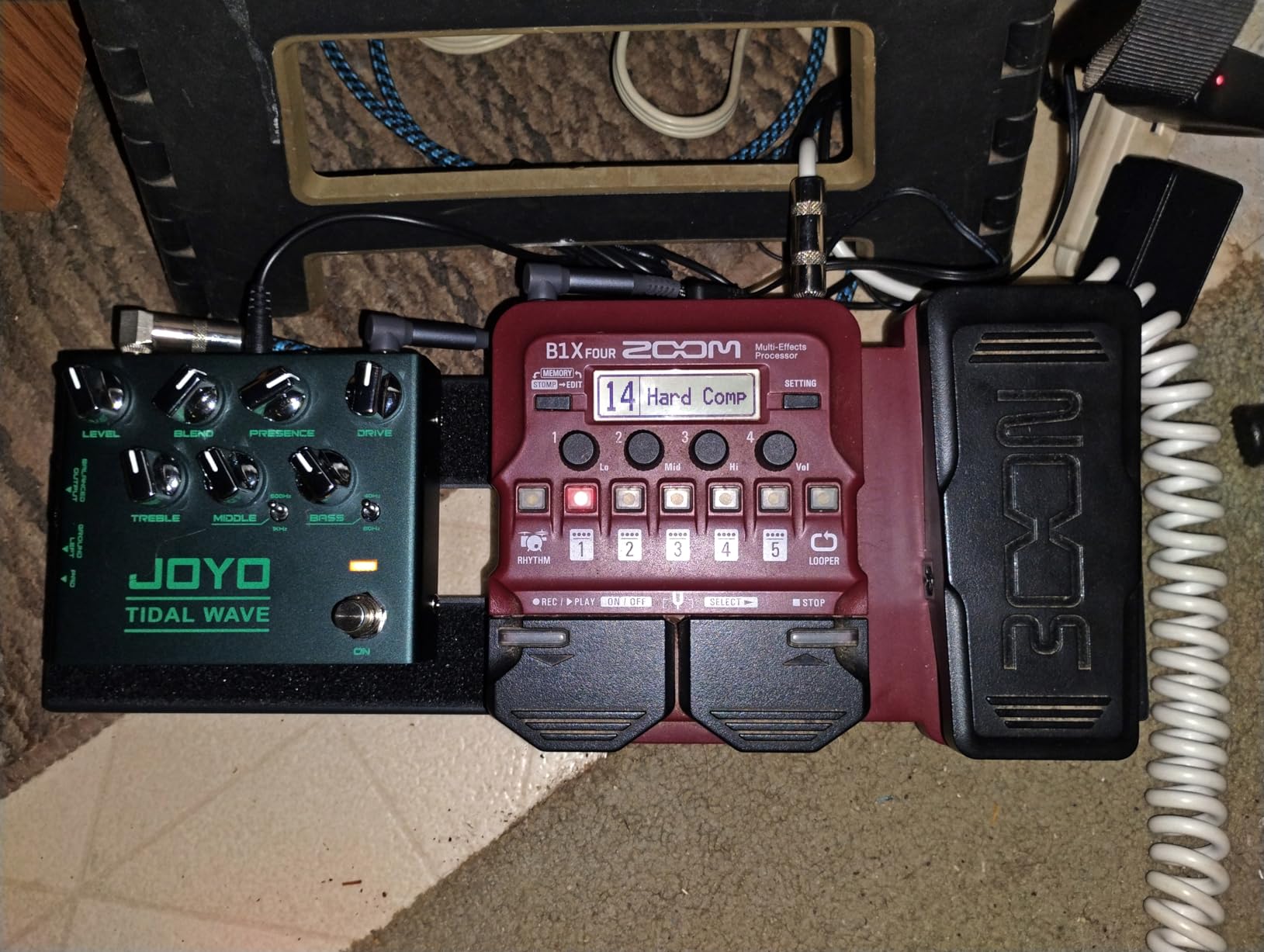 JOYO Bass Preamp & DI Guitar Pedal, Blend Control with MID SHIFT/BASS SHIFT EQ, Drive & Presence, XLR DI Out & Cab Sim, Bypass (TIDAL WAVE R-30) customer photo 2