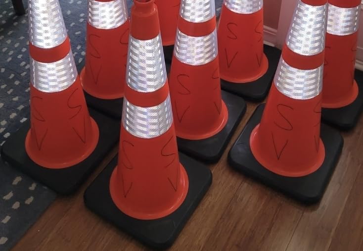 (8 Pack) BESEA 28 inch Traffic Safety Cones Orange Road Parking Cones Heavy Duty Construction Cone Structurally Stable for Traffic Control at Public Place customer photo 1