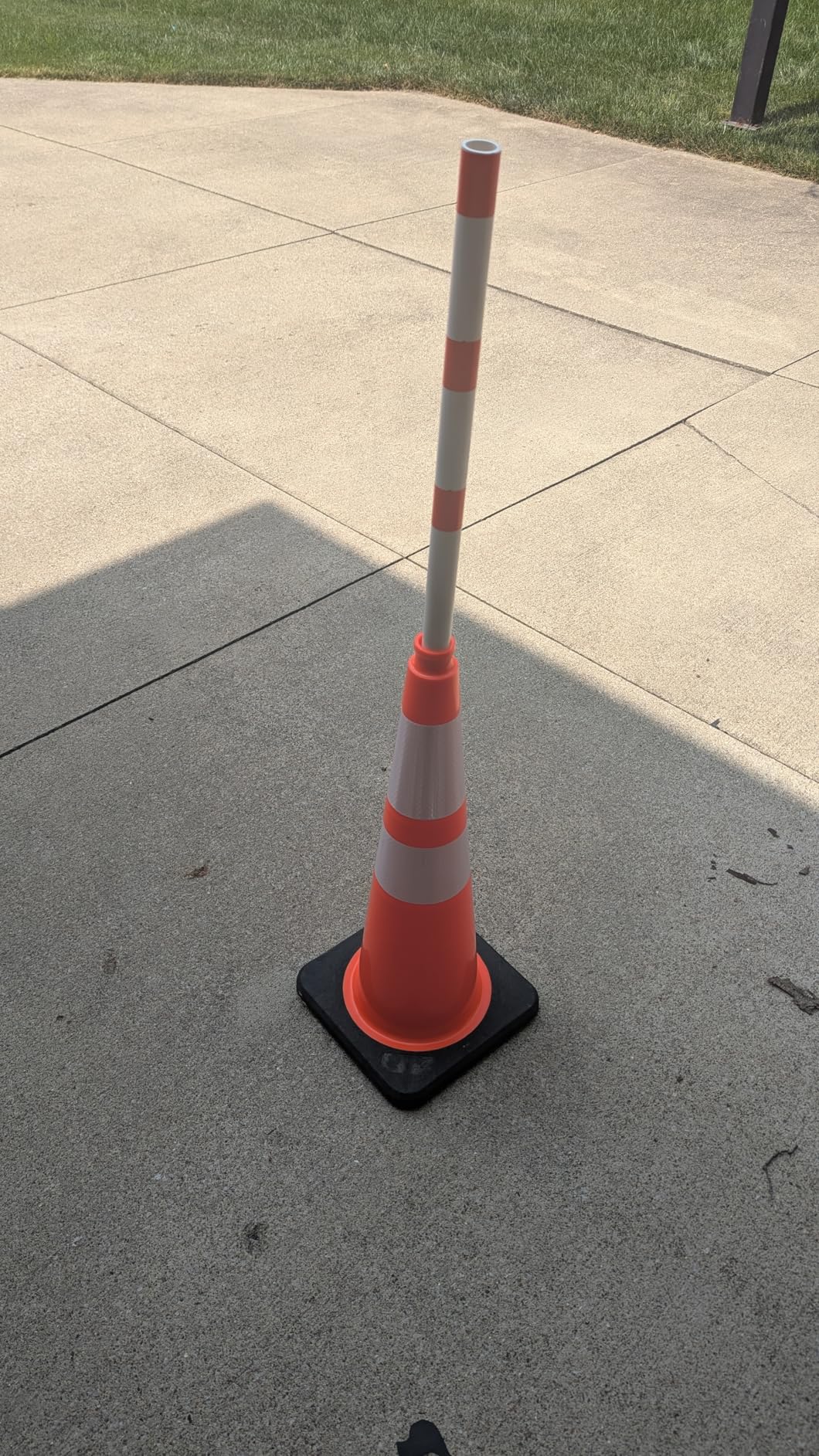 (8 Pack) BESEA 28 inch Traffic Safety Cones Orange Road Parking Cones Heavy Duty Construction Cone Structurally Stable for Traffic Control at Public Place customer photo 2