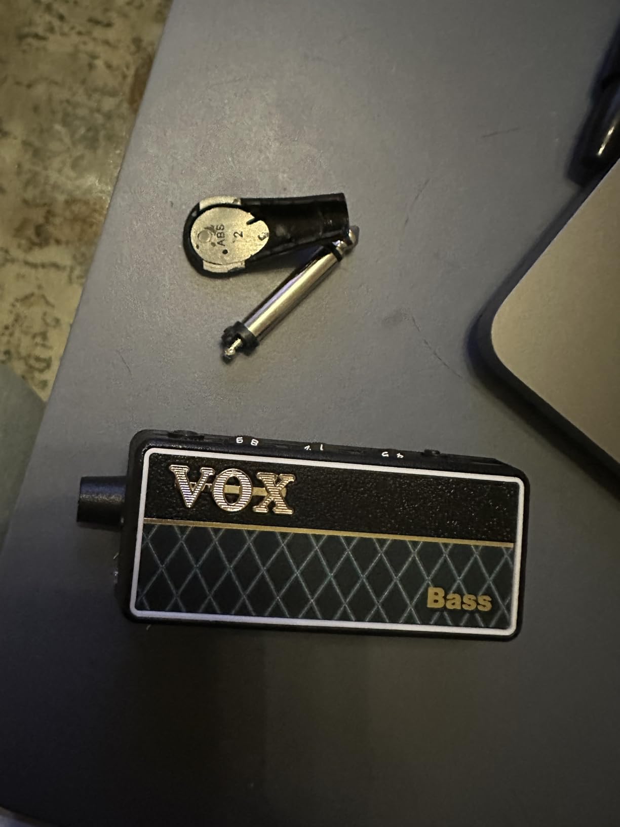 VOX amPlug 3 AC30 Headphone Guitar Amplifier w/Stereo FX, Tremolo, Speaker Emulation, Built-in Rhythms, and Aux in customer photo 1