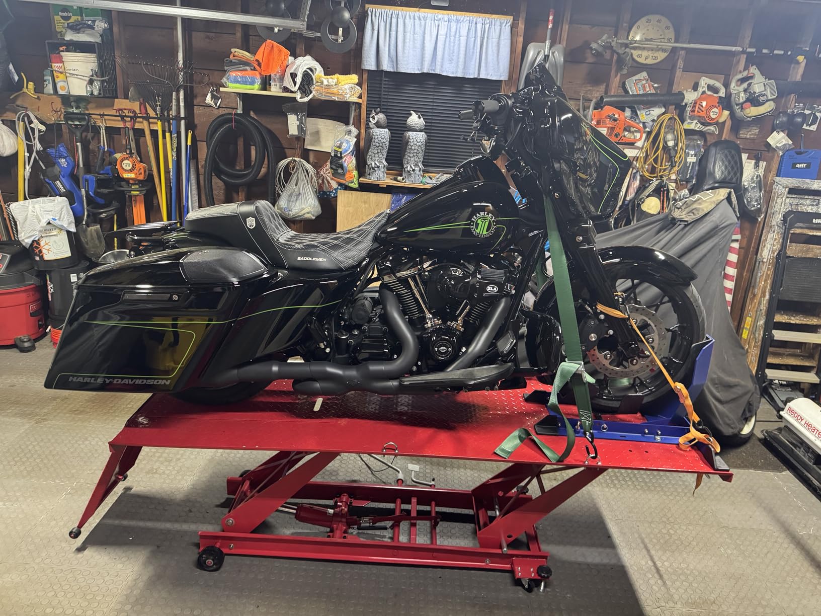Strongway Steel Hydraulic Motorcycle Lift, 1100-Lb. Capacity, Model# ZD04101D-500 customer photo 1