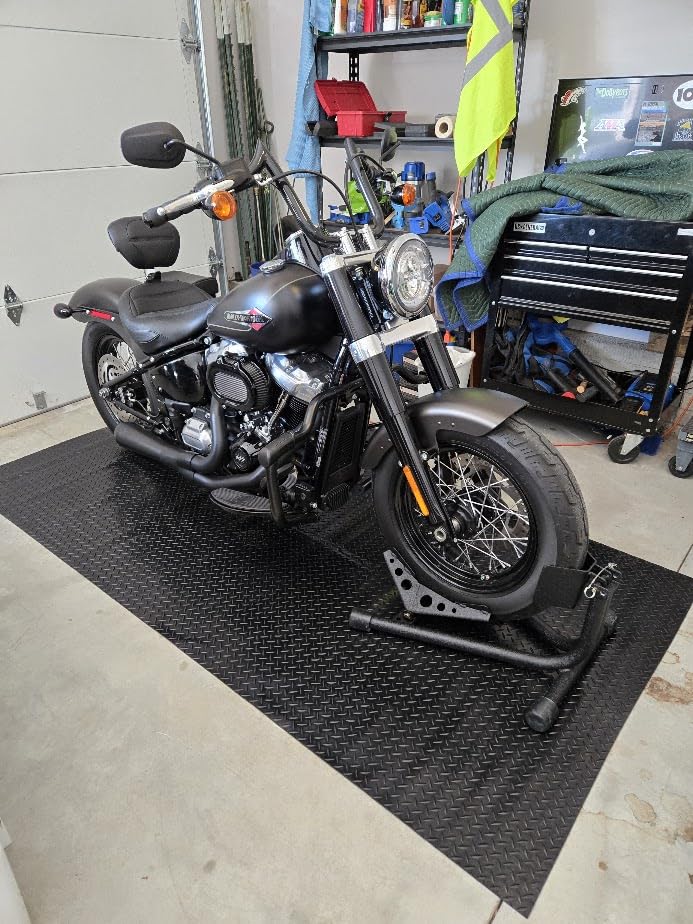 VEVOR Diamond-Plate Rubber Flooring Roll, 3 mm x 4 ft x 10 ft Garage Floor Mat, SBR, Easy to Clean, Diamond Plate Rubber Mat for Under Cars, Garage Industry Gym, Black customer photo 1