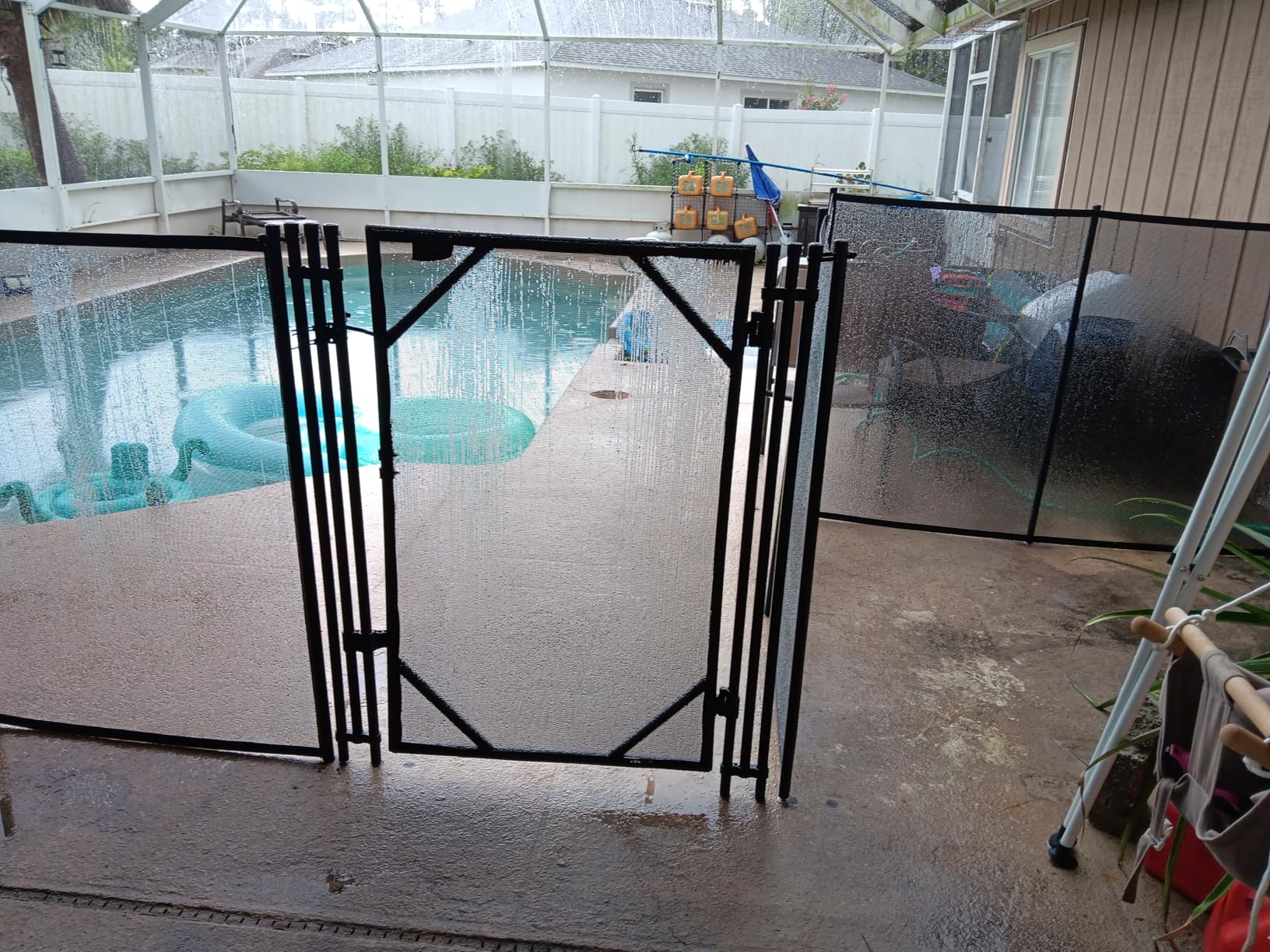 VEVOR Pool Fence, 4 x 2.5 FT Pool Gate for Inground Pools, Pool Safety Fence Gate Kit with Stainless Steel Latch, Removable Child Safety Pool Fencing, Black, 4FTx2.5FT customer photo 2