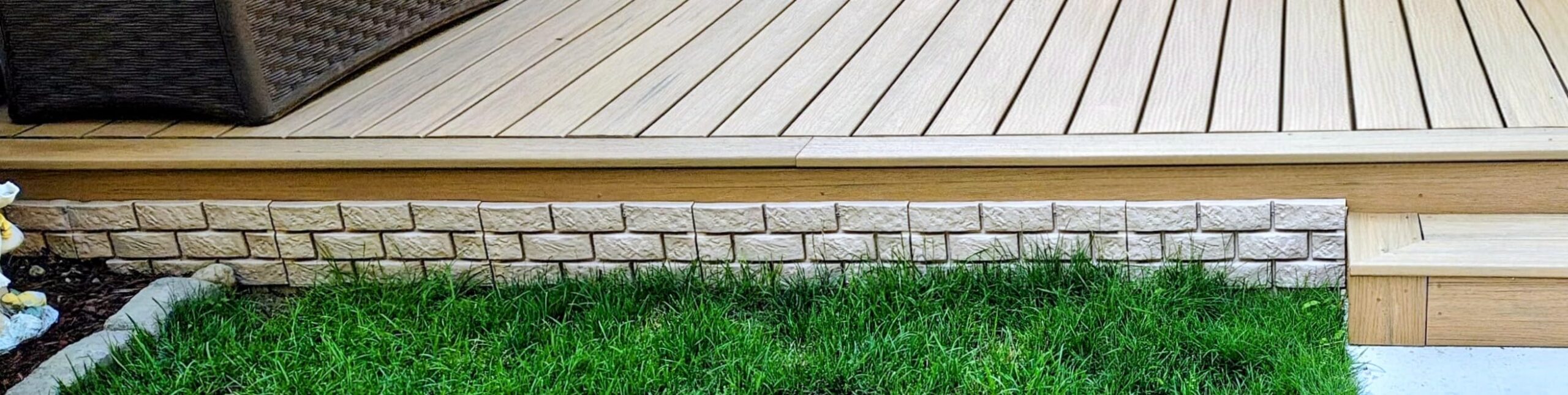 4 Pcs Imitation Stone Garden Fence, Faux Stone Retaining Wall Look Garden Bricks Border with Ground Stakes, 17.3 x 12.6 in Gray Plastic Edging Blocks for Flower Beds, Lawn, Mulch (Gray) customer photo 1