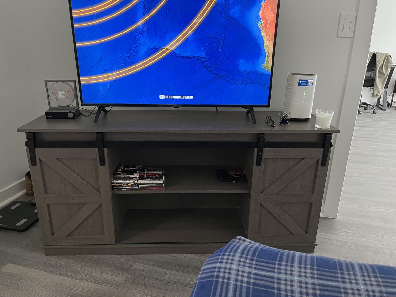 YESHOMY Farmhouse TV Stand for Televisions up to 65 Inches, Sliding Barn Doors and Storage Cabinets, Console Table and Media Furniture for Living Room, 58 Inch, White customer photo 2