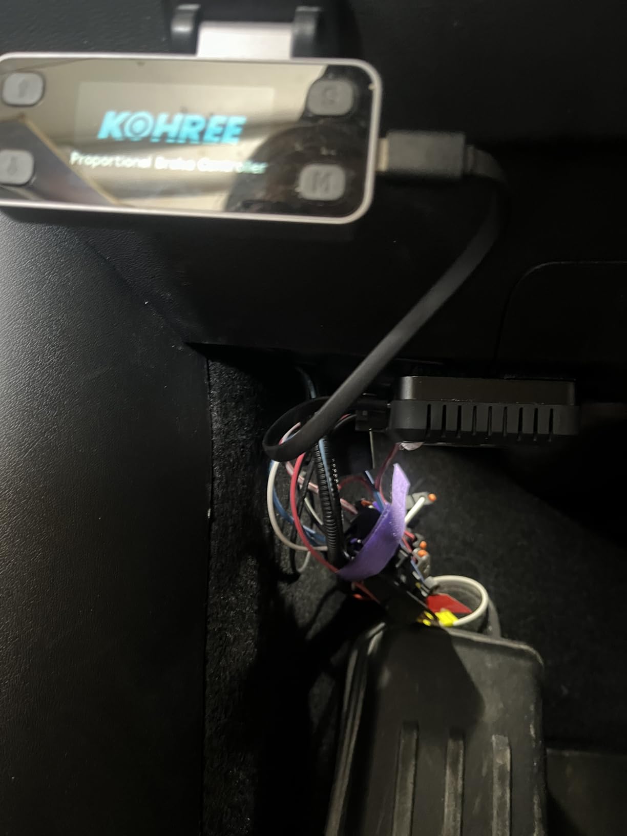 Kohree Upgraded Trailer Brake Controller Kit, Split Design, LCD Screen, Smart Chip, Proportional Braking, Electric Brake Controller for Trailers with 1-4 Axles | Electric Brake Controller, Split Design, LCD Screen, Smart Chip, Proportional Braking, for Trailers with 1-4 Axles customer photo 1