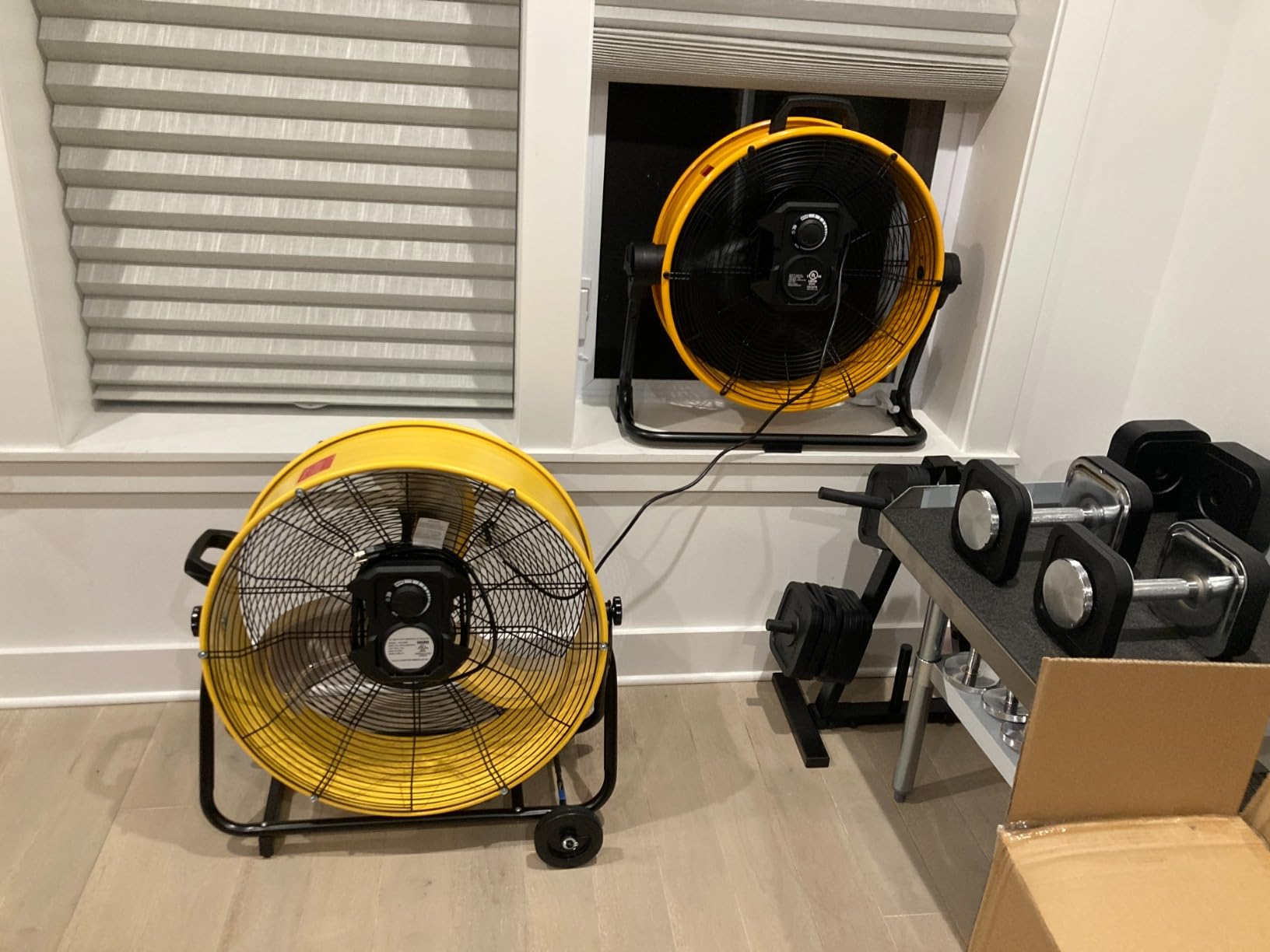 iLiving 36 Inches 16000 CFM Heavy Duty High Velocity Barrel Floor Drum Fan with DC Brushless Motor, Stepless Speed Adjustment for Workshop, Garage, Commercial or Industrial, UL Safety Listed customer photo 2