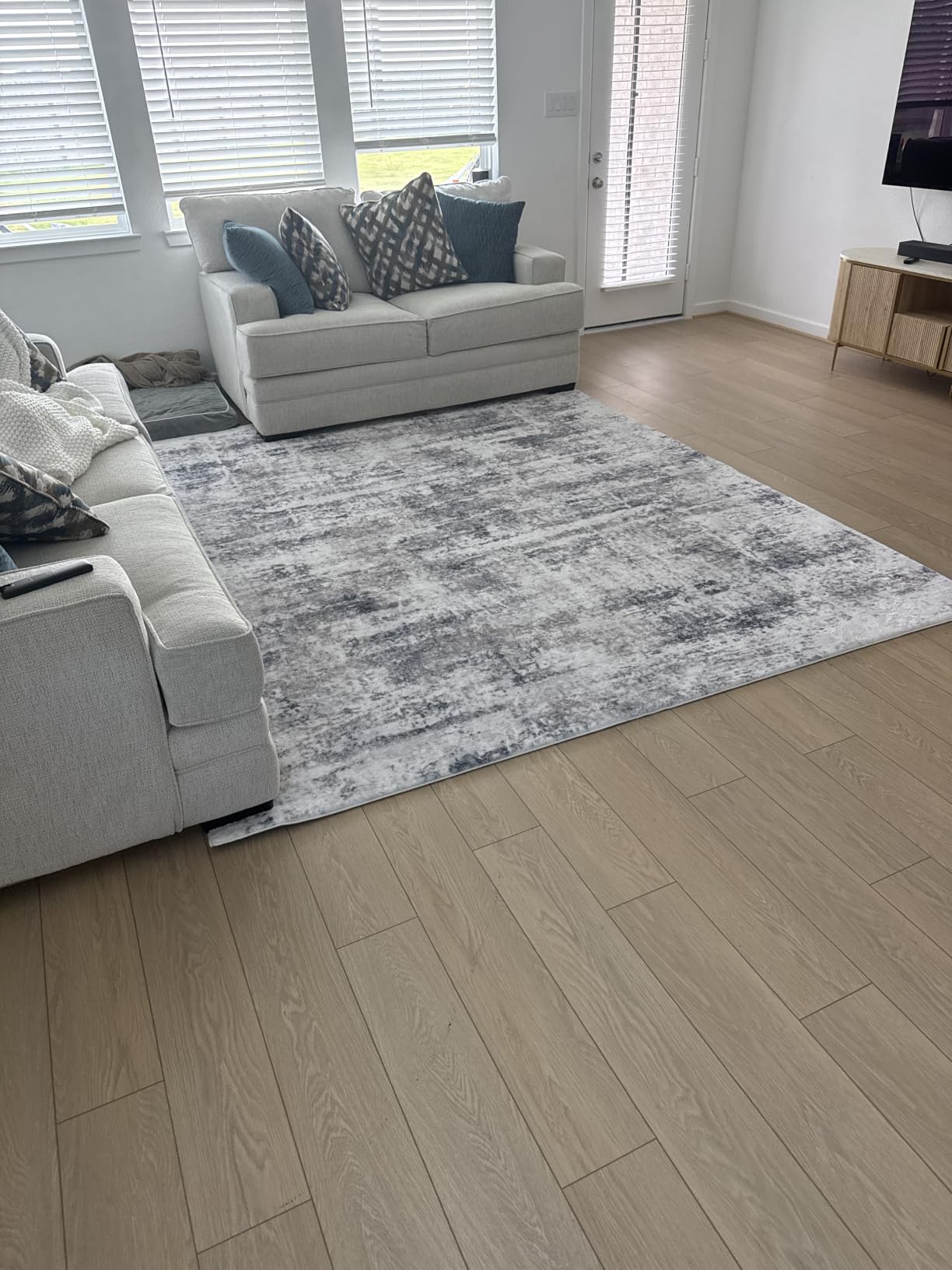 Vamcheer Modern Area Rug 5x7 - Upgraded 10mm Thick Sponge for Exceptional Comfort, Abstract Area Rug for Living Room/Bedroom/Office, Non-Shedding & Easy to Clean, Grey White Oblique Lines customer photo 1