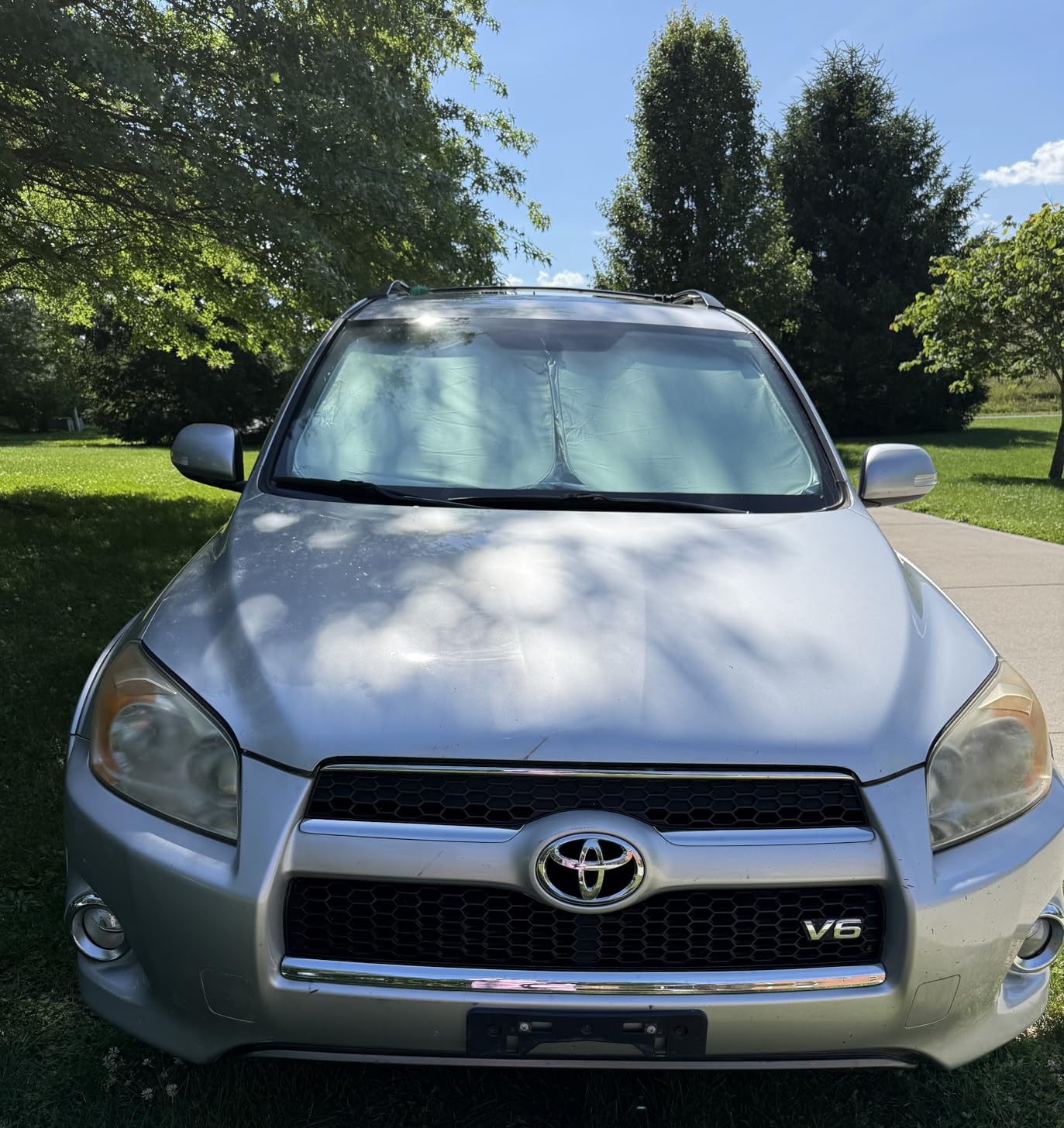 Windshield Sun Shade Custom Fit 2018-2026 Toyota Camry LE XLE Hybrid SE XSE Sedan Accessories Front Foldable Window Sunshade customer photo 1