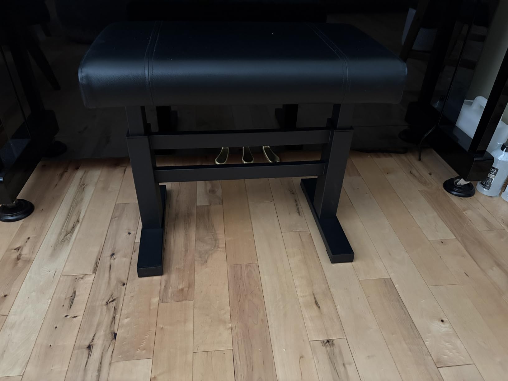 lumizone Hydraulic Lifting Piano Bench Height Adjustable Tufted - Keyboard Bench Heavy Duty Piano Stool with 23.62 x 14.17 PU Leather High-Density Sponge and Alloy Base customer photo 2