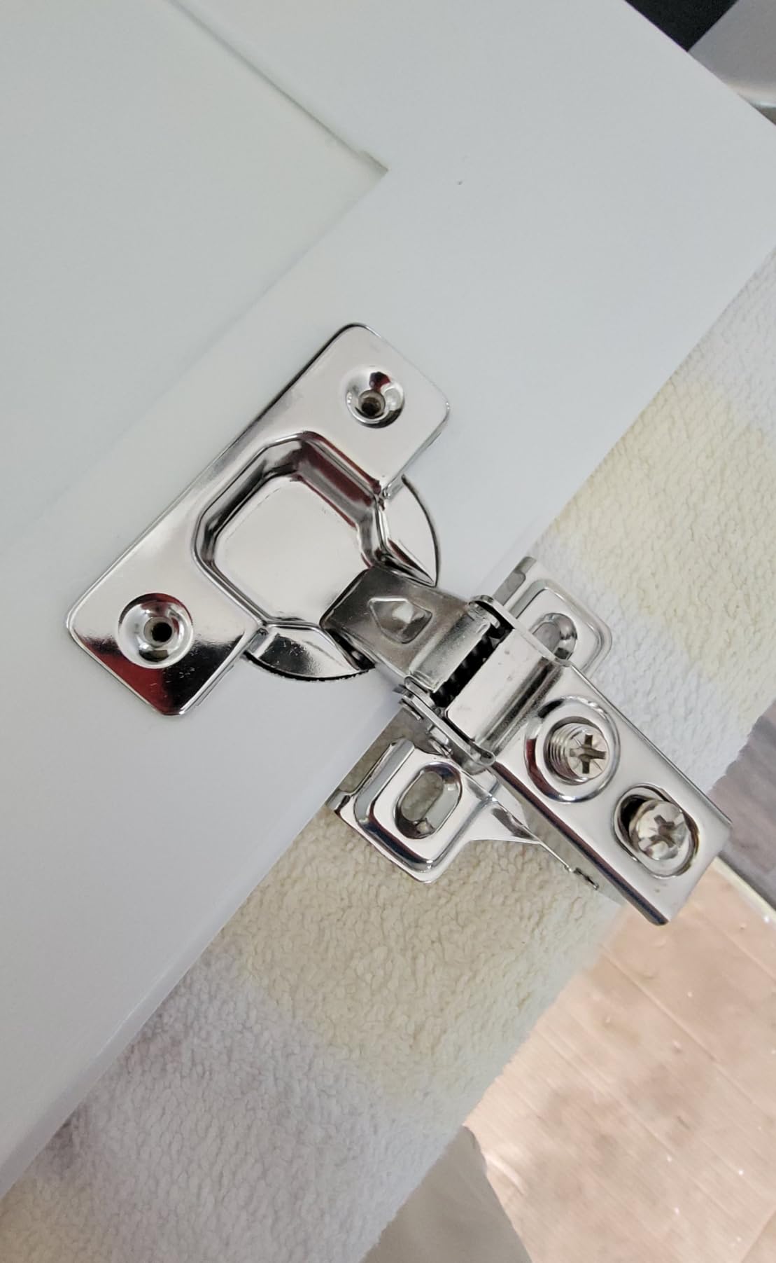 10 Pack 1/2'' Overlay Soft Close Hidden Cabinet Hinges, 105 Degree 3D Adjustable Clip On Plate Concealed Kitchen Cupboard Door Hinges with Screws customer photo 1