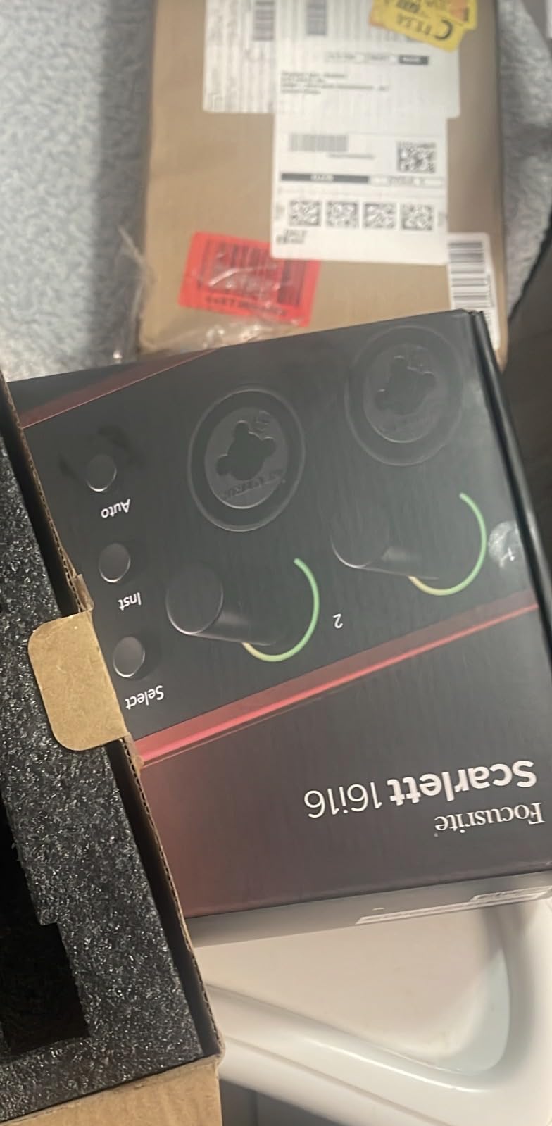 Focusrite Scarlett 18i20 4th Gen USB Audio Interface for Multitrack Recording, Music Production and Podcasting customer photo 2