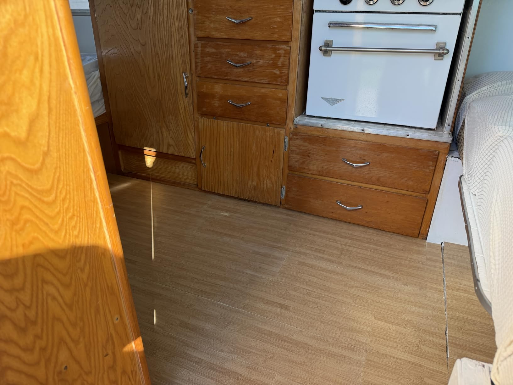 VEELIKE Natural Bamboo Peel and Stick Floor Tile Waterproof Vinyl Plank Flooring for Bathroom Bedroom 32 Pack 47 Sq. Ft Sticky Laminate Flooring Peel and Stick Vinyl Floor Tiles for Kitchen 6''x36'' customer photo 2