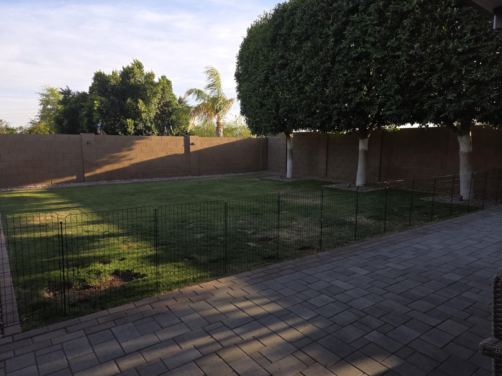 15 Panels No Dig Fence with Gate, 32 in(H) X 36 ft(L) Garden Decorative Fence Animal Barrier for Dogs, Rustproof Metal Garden Edging Border for Outdoor, Yard, Patio, Black customer photo 2