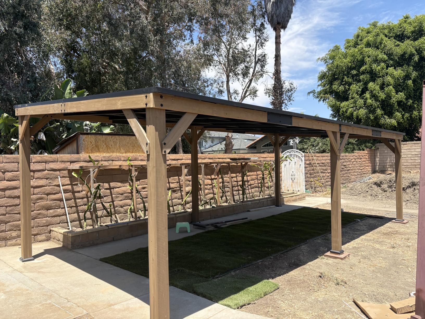 Modern Shade Grill Gazebo 6' X 8', Cedar Wood Gazebo with USB and USB-C Charging Ports, Outdoor Bar with Galvanized Steel Roof, Shelves and Paper Towel Holder, Patio Bars for Backyard customer photo 1