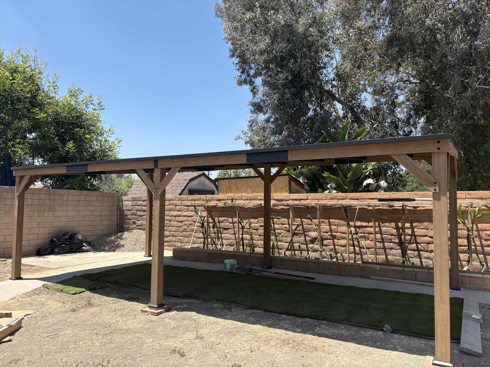 Modern Shade Grill Gazebo 6' X 8', Cedar Wood Gazebo with USB and USB-C Charging Ports, Outdoor Bar with Galvanized Steel Roof, Shelves and Paper Towel Holder, Patio Bars for Backyard customer photo 2
