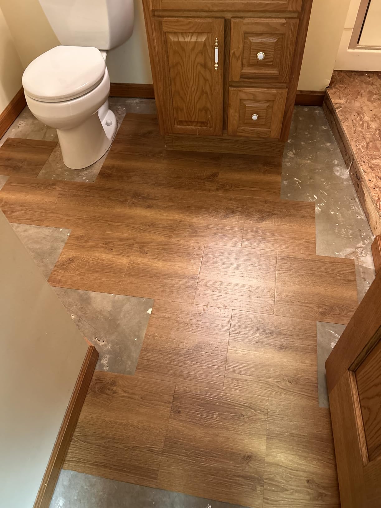 AKOLAFE 40 Sheet Vinyl Flooring 12x12 Peel and Stick Floor Tile Waterproof Clearance Vinyl Floor Tiles Striated Wood Self Adhesive Floor Tiles Sticky Laminate Flooring for Bathroom Kitchen Basement RV customer photo 1