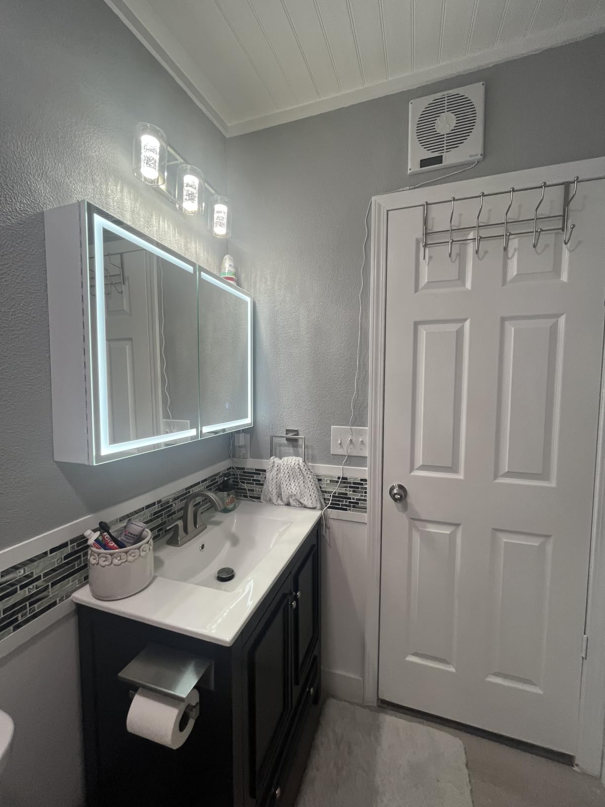 White Glass Mosaic Subway Tile for Kitchen Backsplash and Bathroom Wall, 5 Sheets Glossy Glass Tile, 11.9 x 11.7 in, 5 Sq.Ft., Heat and Water Resistant for Shower, Fireplace, Accent Wall customer photo 1