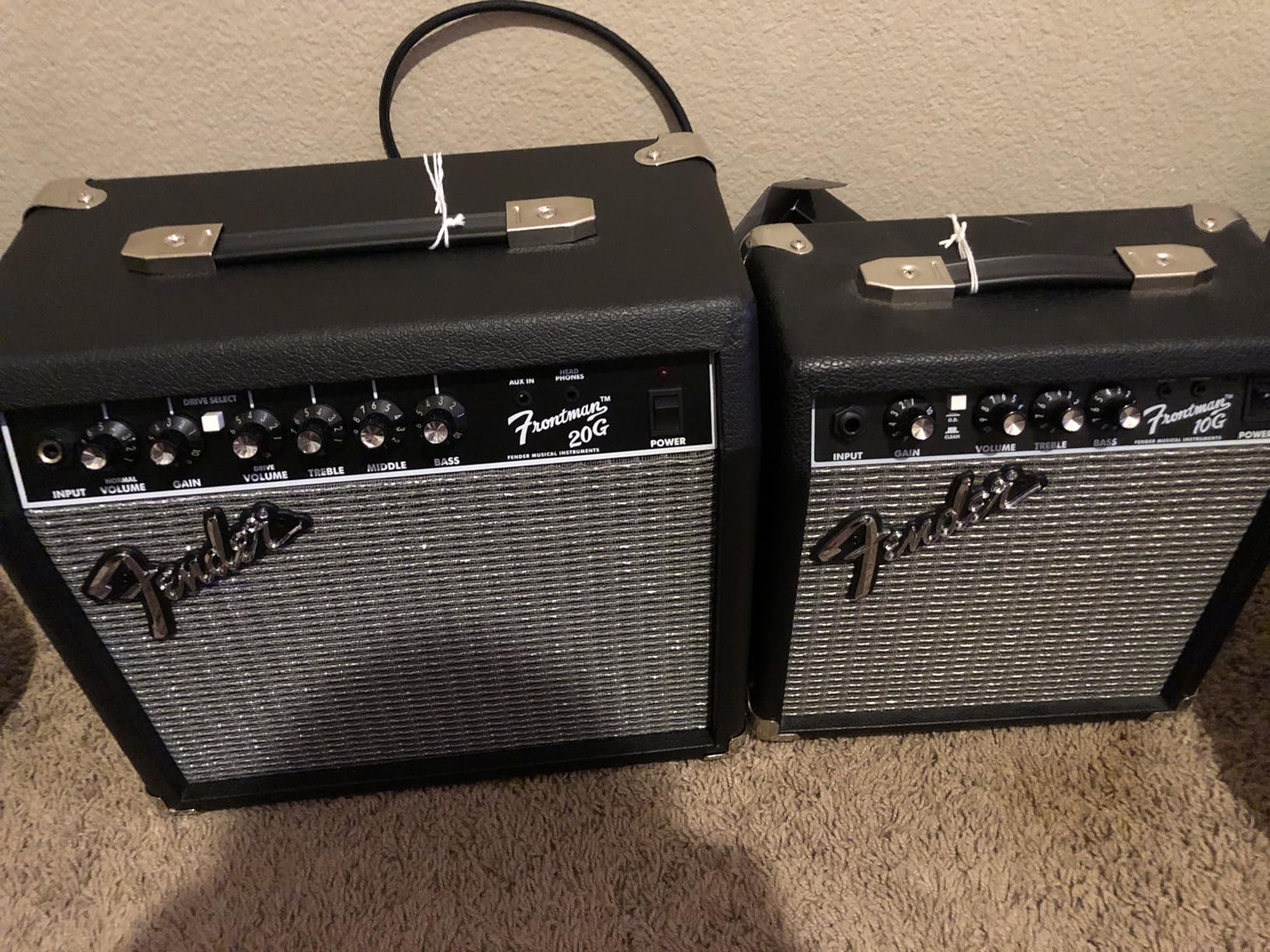 Fender Frontman 20G Guitar Amp, 20 Watts, with 2-Year Warranty 6 Inch Fender Special Design Speaker, Red customer photo 2