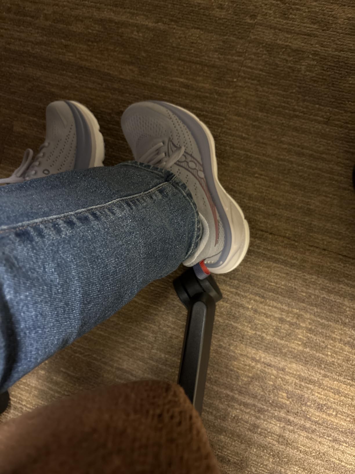 Saucony Women's Hurricane 25 Sneaker customer photo 2