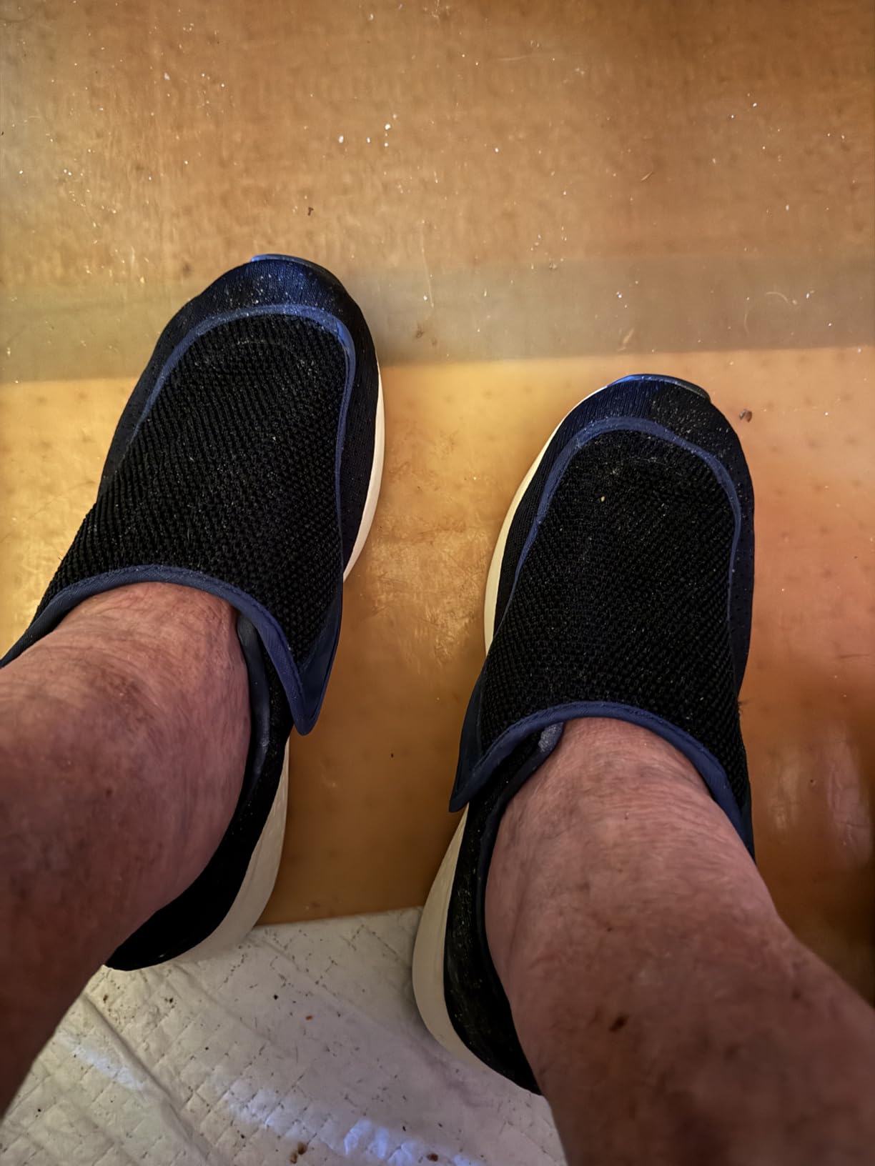 Diabetic Shoes for Men and Women, Adjustable Slip-On Wide Walking Shoes for Swollen Feet, Orthopedic Foot Pain Relief, Neuropathy - EasyTop Wings customer photo 1