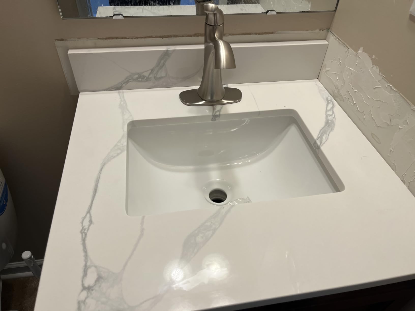42 in. W x 22 in D Quartz Vanity Top in Calacatta Rocky with Single Drop-in Sink customer photo 1