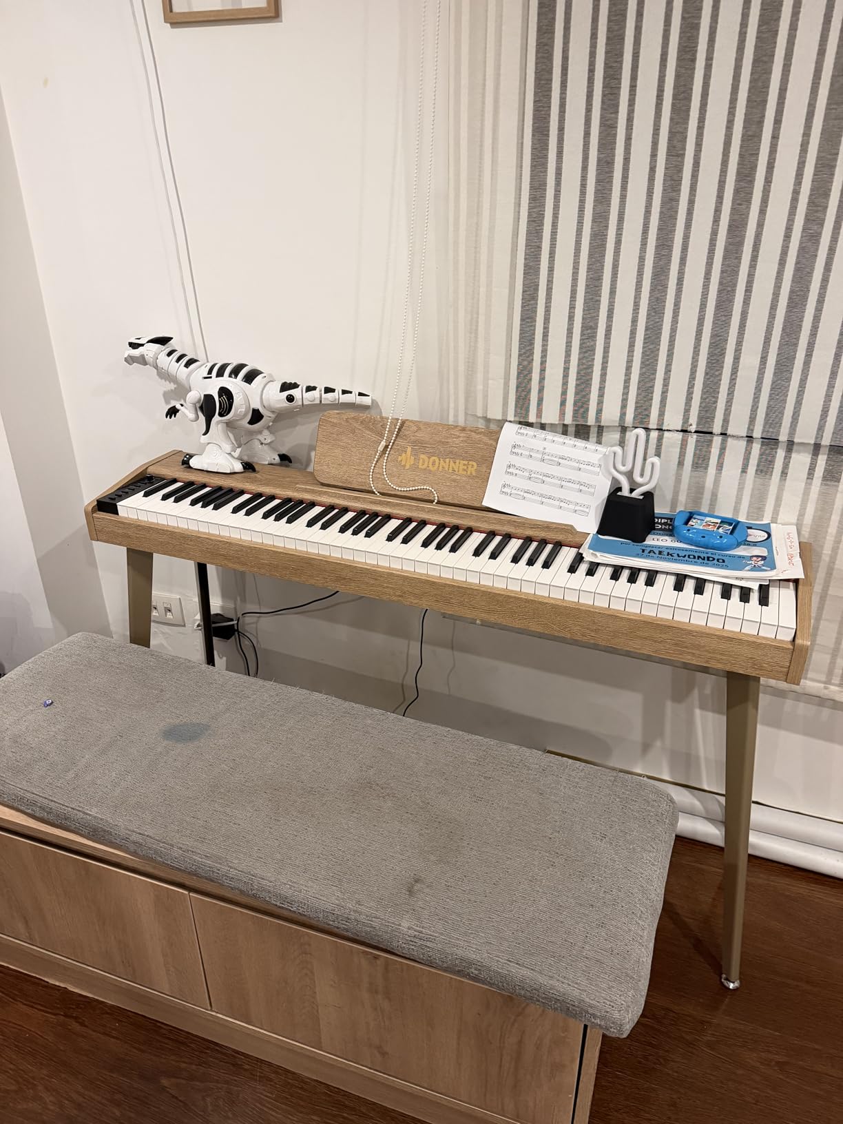 Donner OURA S100 Digital Piano with 88 Key Graded Hammer Weighted Keyboard for Beginner, Full Size Electric Piano Keyboard with Bluetooth, 3 Original Demos, LOCAL OFF, Piano Three Pedal, Black customer photo 1
